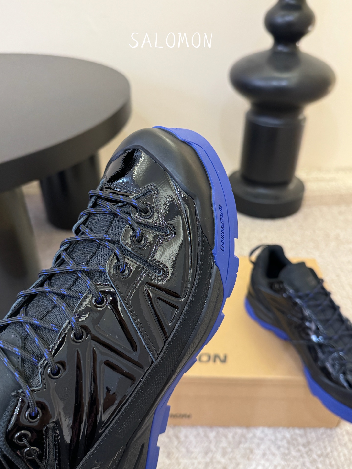 Salomon XT-4联名款运动鞋​​👟Salomon XT-4联名款，经典户外鞋型+时尚设计，黑色网
