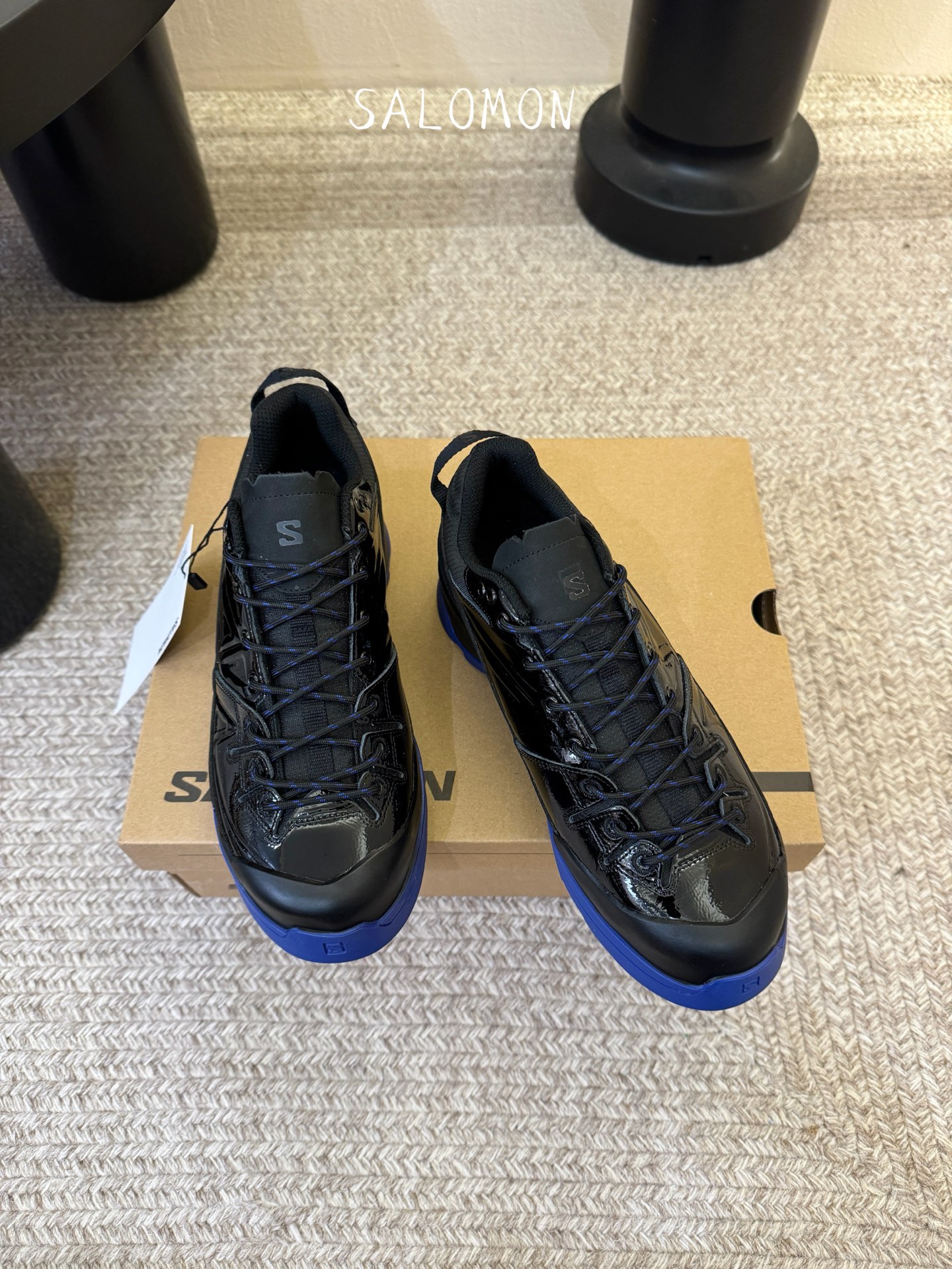 Salomon XT-4联名款运动鞋​​👟Salomon XT-4联名款，经典户外鞋型+时尚设计，黑色网