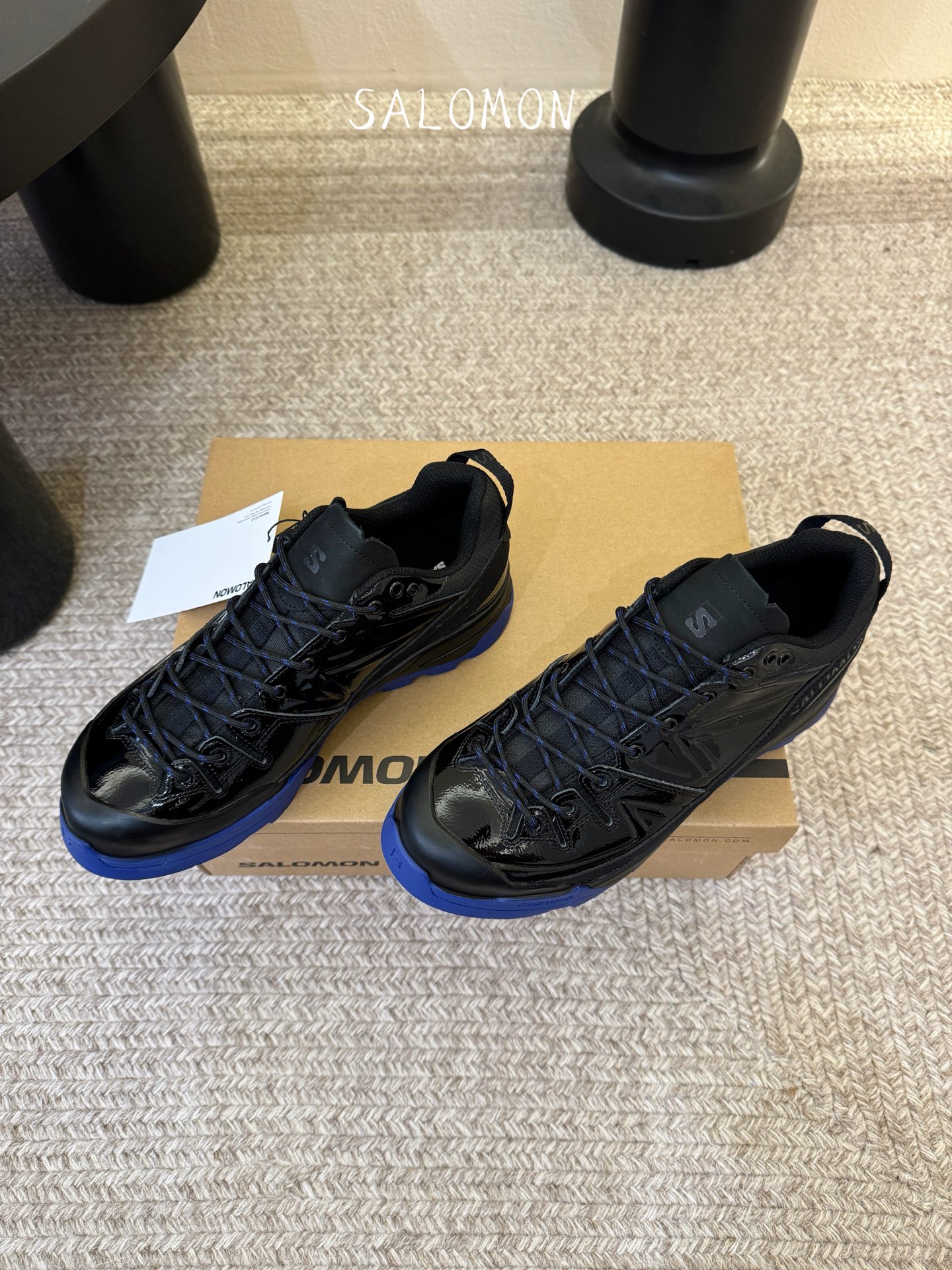 Salomon XT-4联名款运动鞋​​👟Salomon XT-4联名款，经典户外鞋型+时尚设计，黑色网