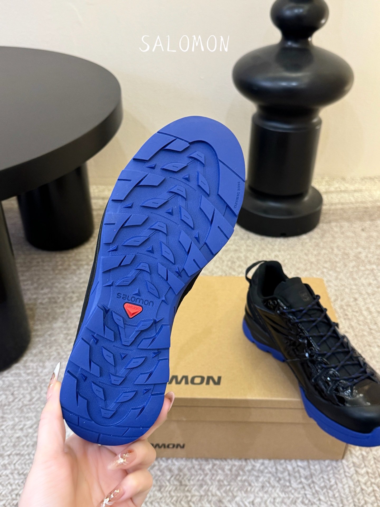 Salomon XT-4联名款运动鞋​​👟Salomon XT-4联名款，经典户外鞋型+时尚设计，黑色网