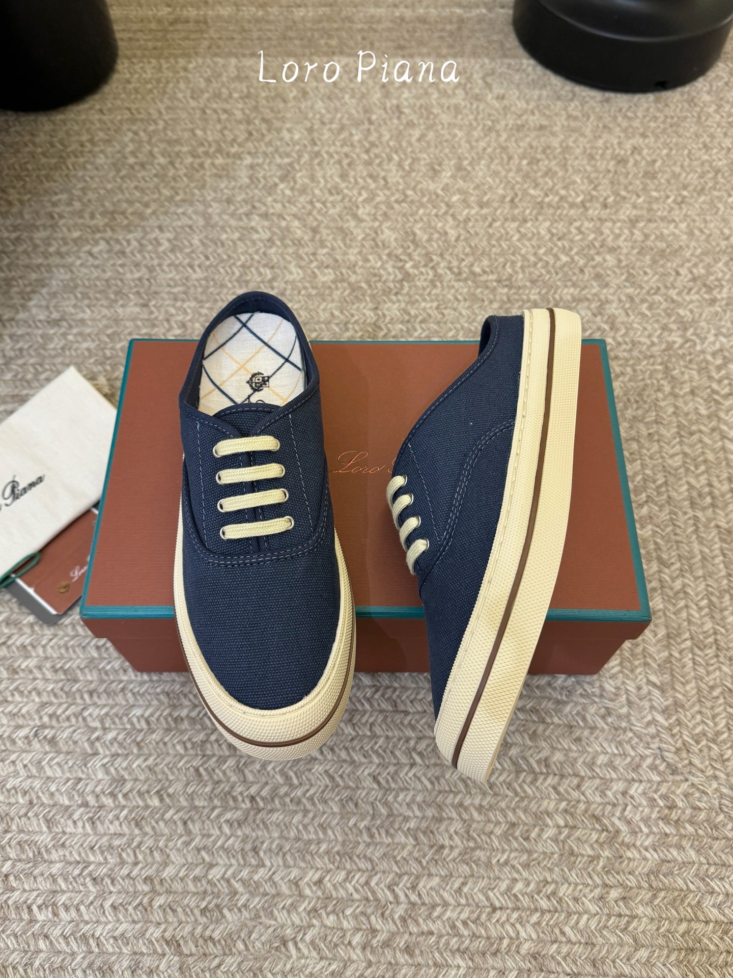Loro Piana Loro Pian*早春新款简约帆布鞋