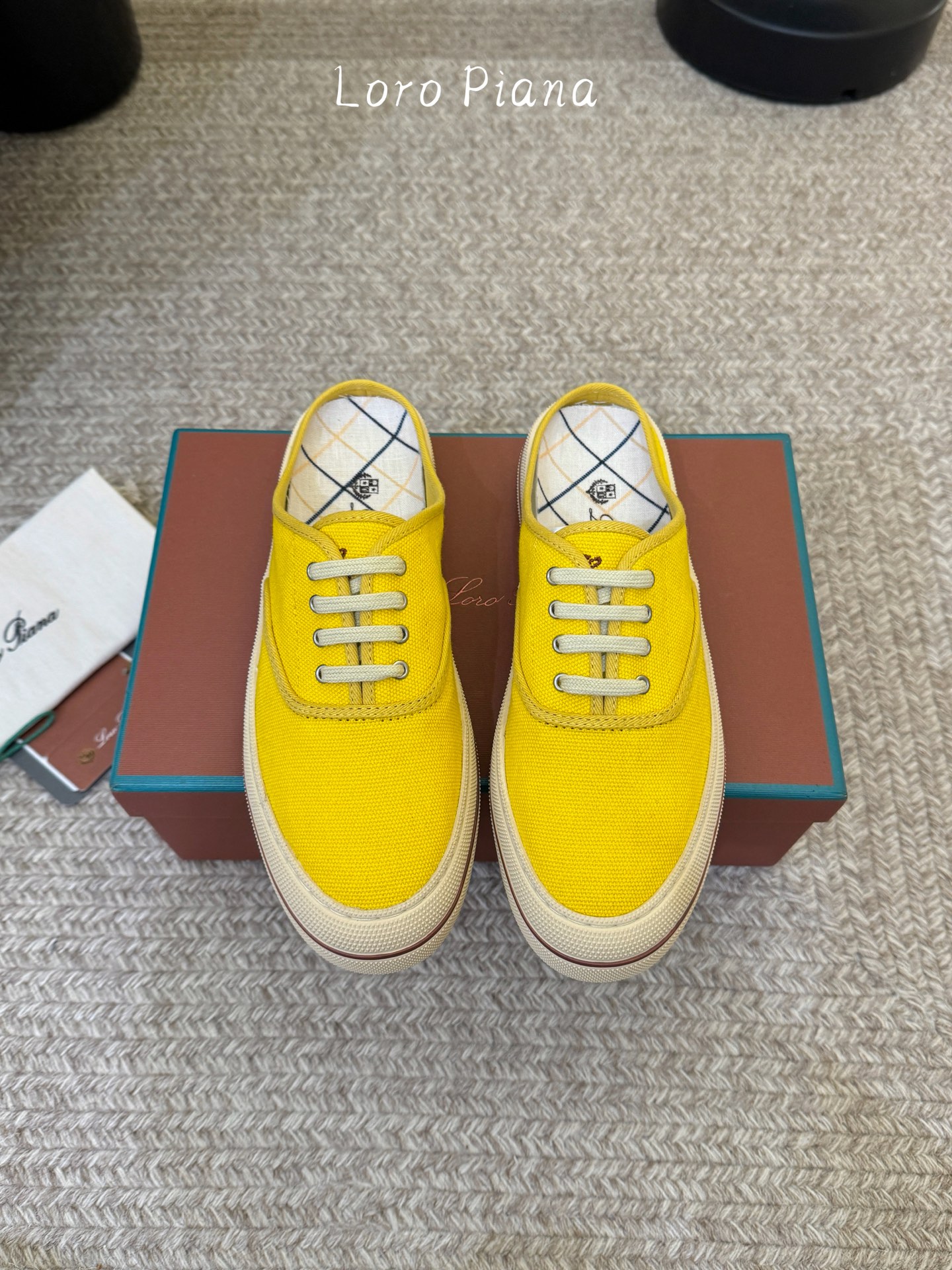 Loro Piana Loro Pian*早春新款简约帆布鞋