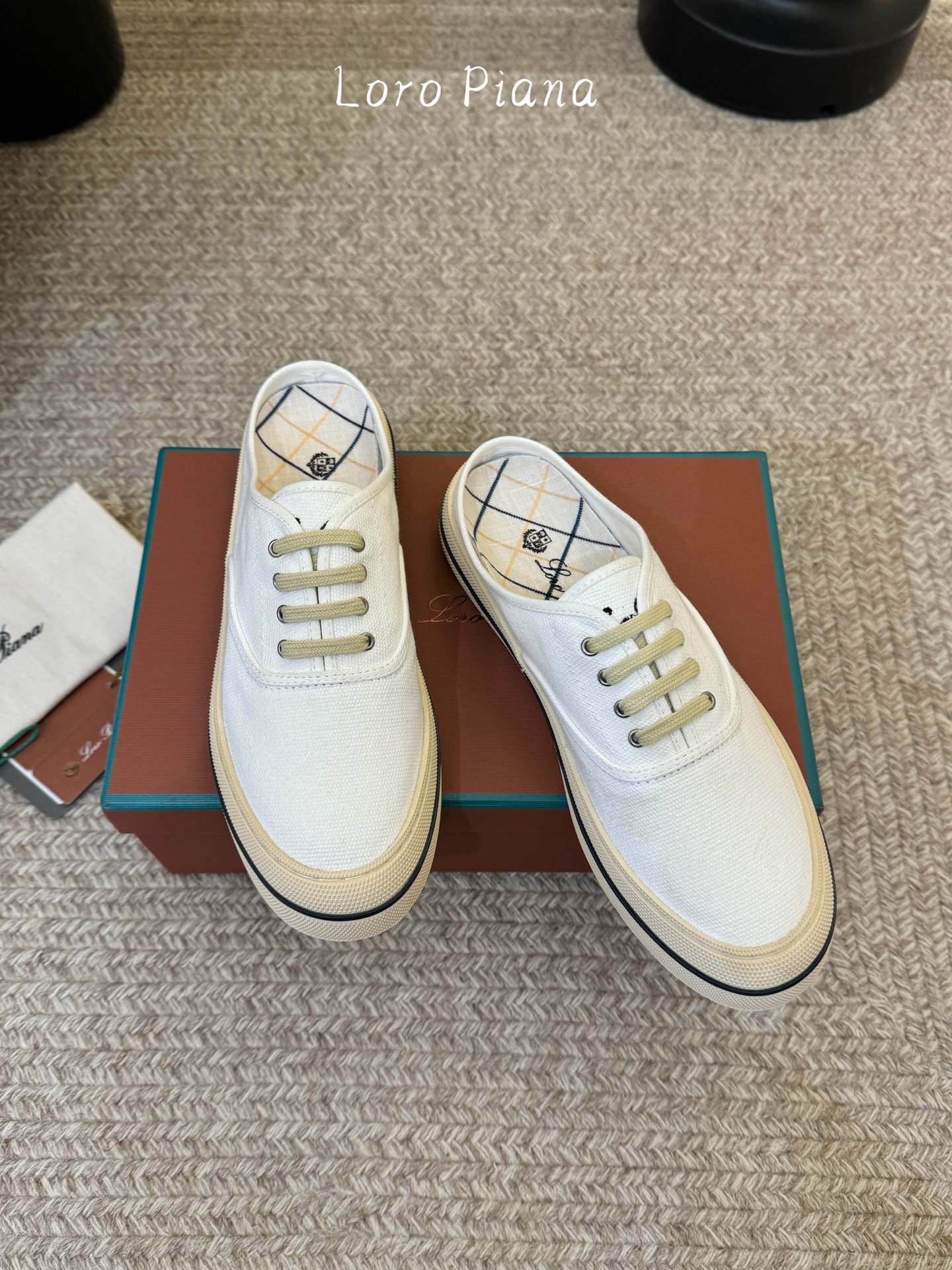 Loro Piana Loro Pian*早春新款简约帆布鞋