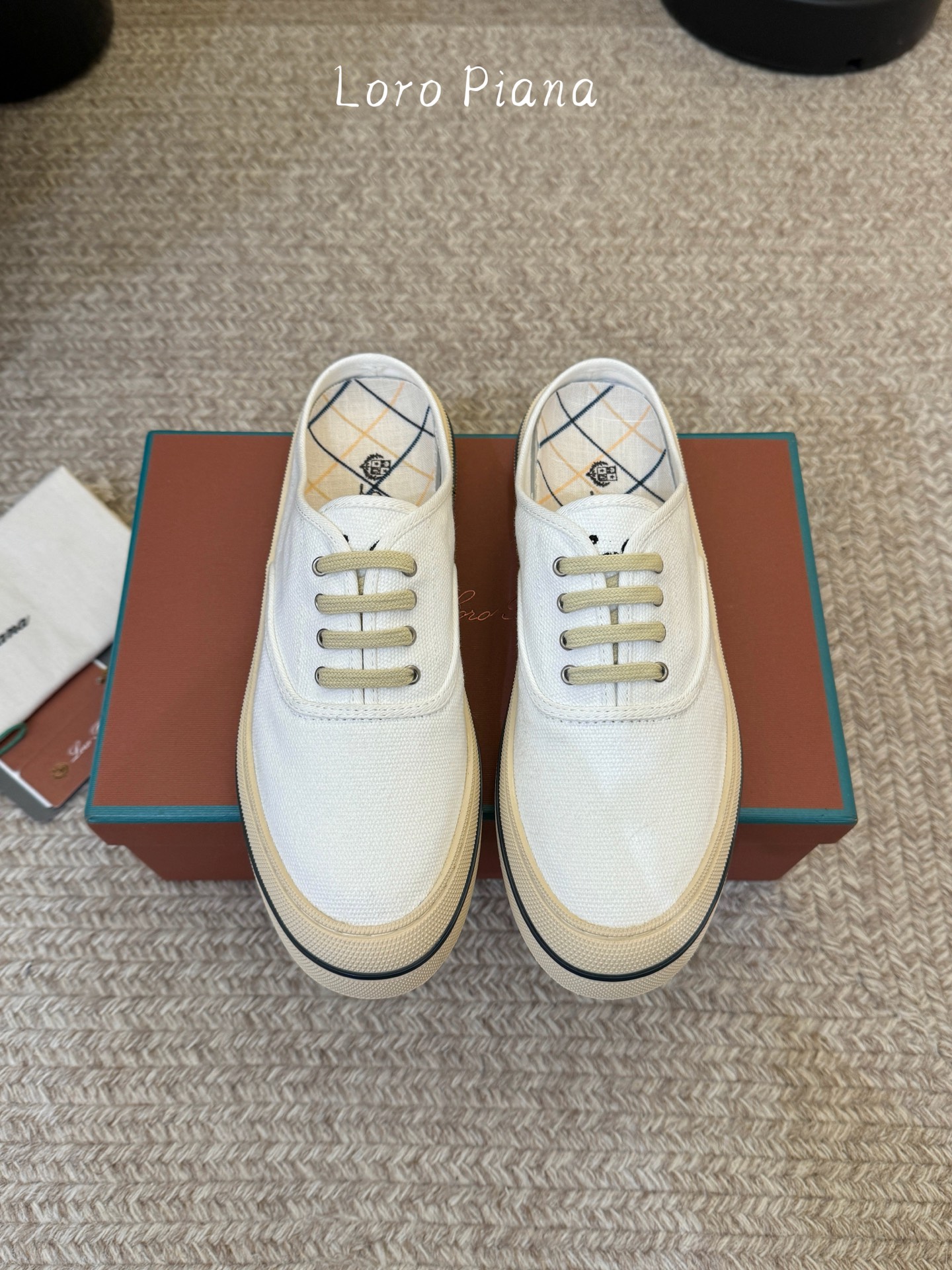 Loro Piana Loro Pian*早春新款简约帆布鞋