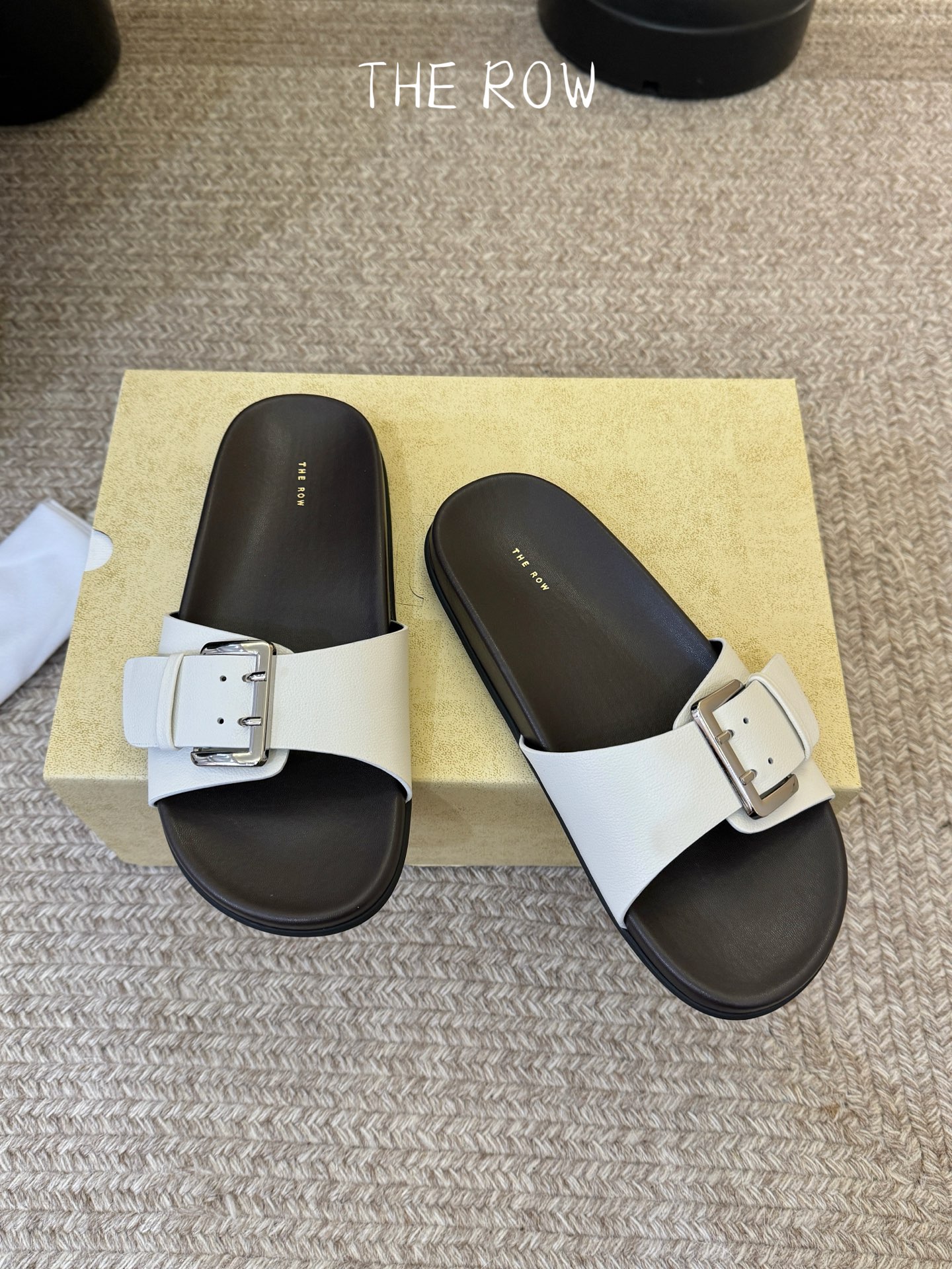 Unknown THE ROW Vivienne 小羊皮 皮革 平底套脚一字拖鞋 女款