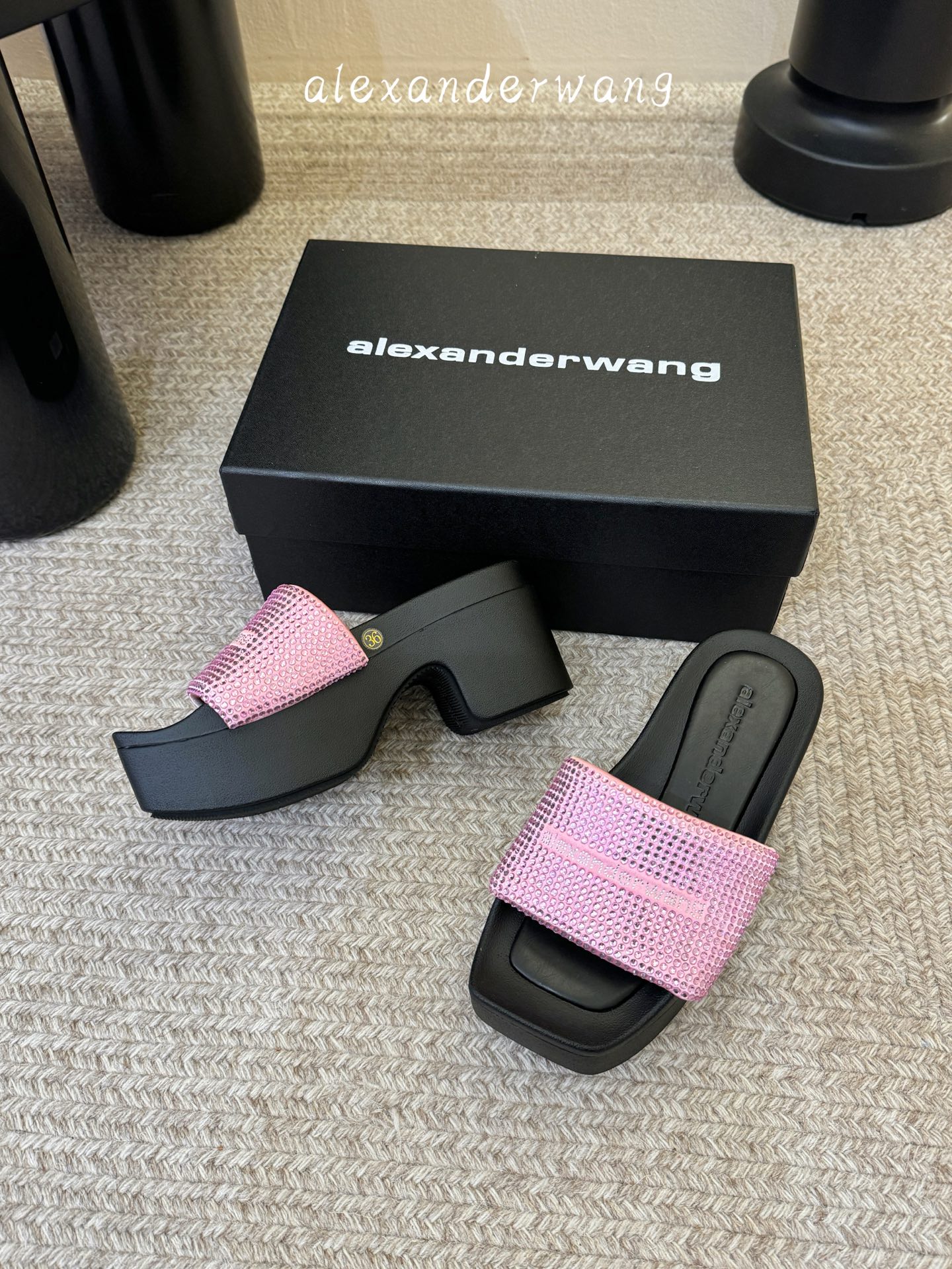Alexander Wan*26ss夏季新款水钻方头平底一字拖夏日自带高光的氛围感神器，blingbli