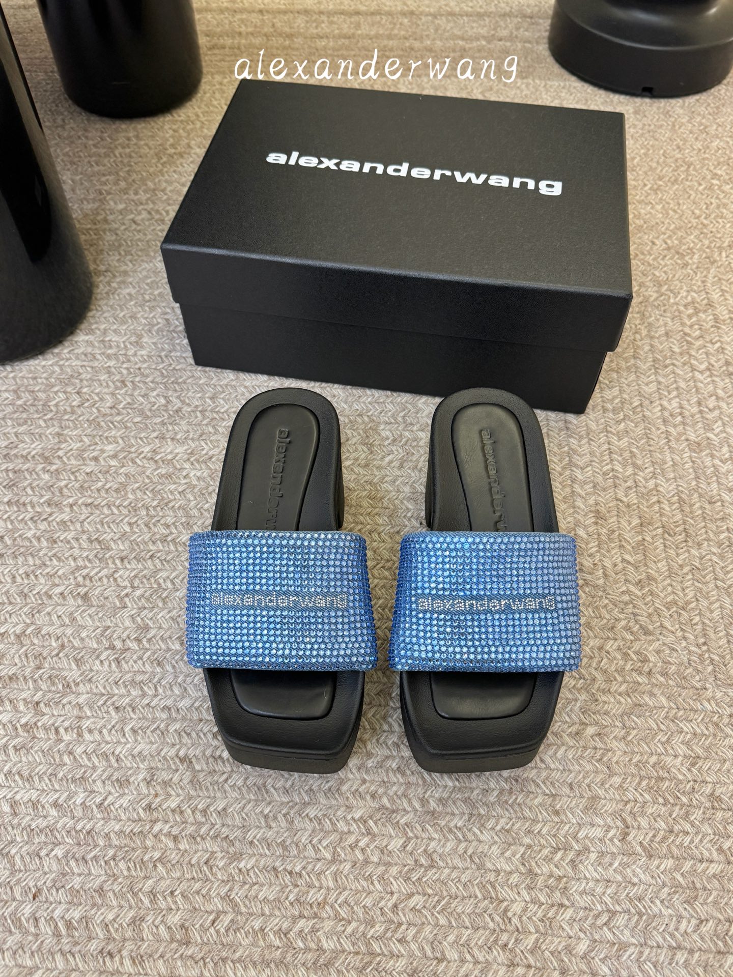 Alexander Wan*26ss夏季新款水钻方头平底一字拖夏日自带高光的氛围感神器，blingbli