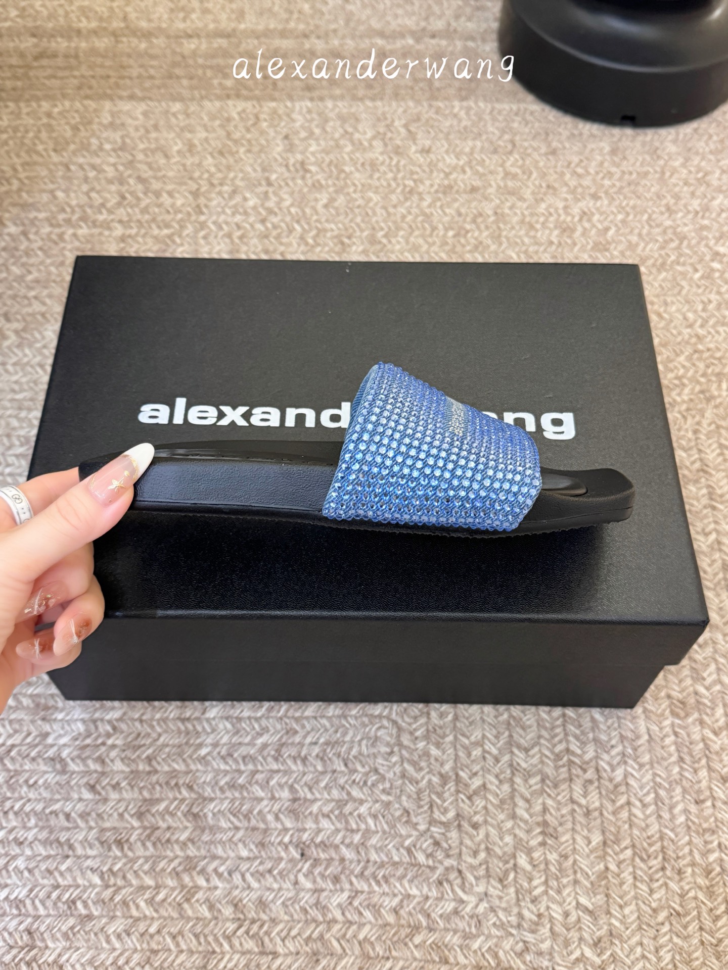 Alexander Wan*26ss夏季新款水钻方头平底一字拖夏日自带高光的氛围感神器，blingbli