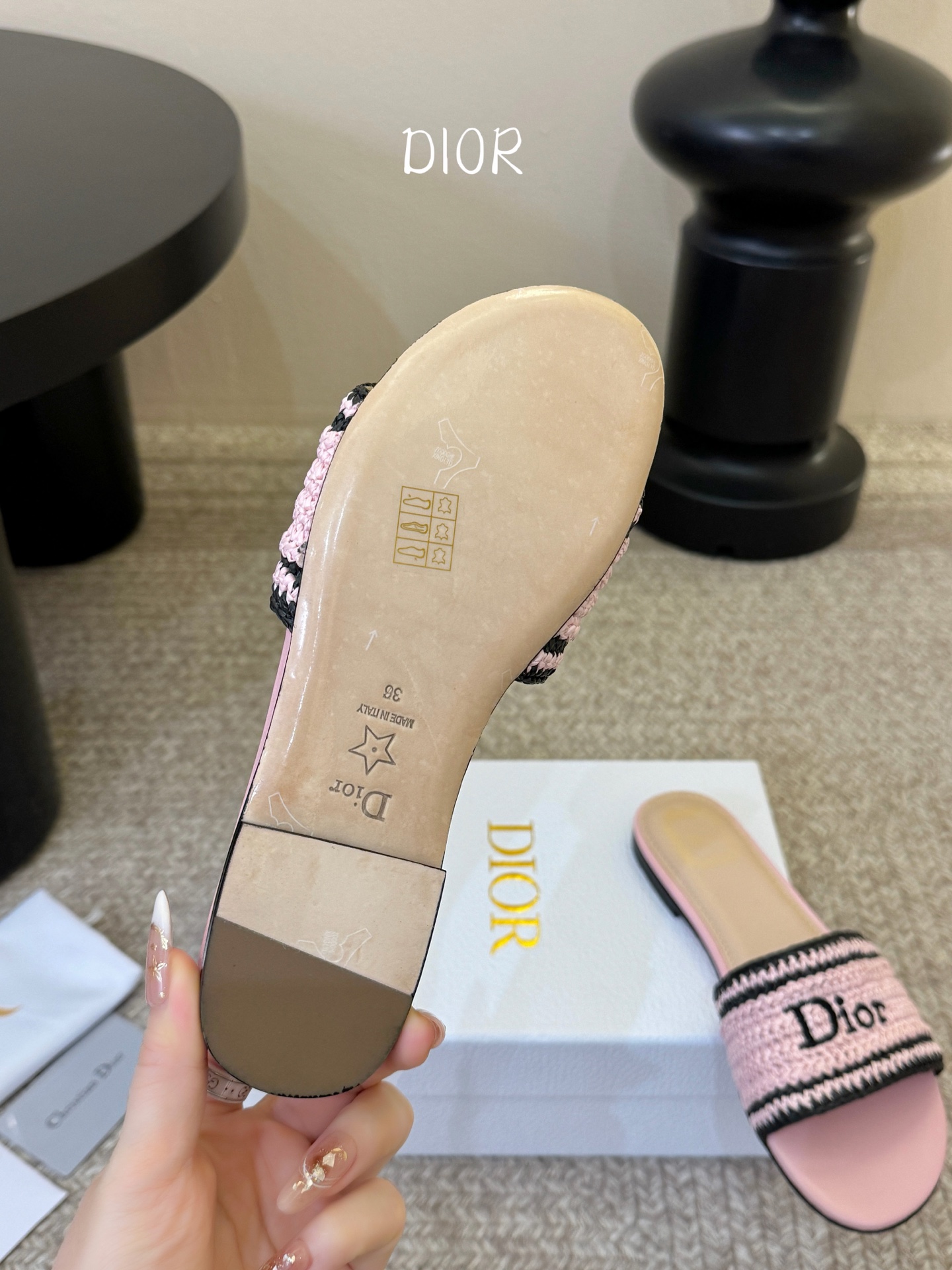 Dior |  迪奥早春新品走秀款CD刺绣logo度假风平底、粗跟拖鞋！ 硬货上新🆕❥代购级别！高级感十