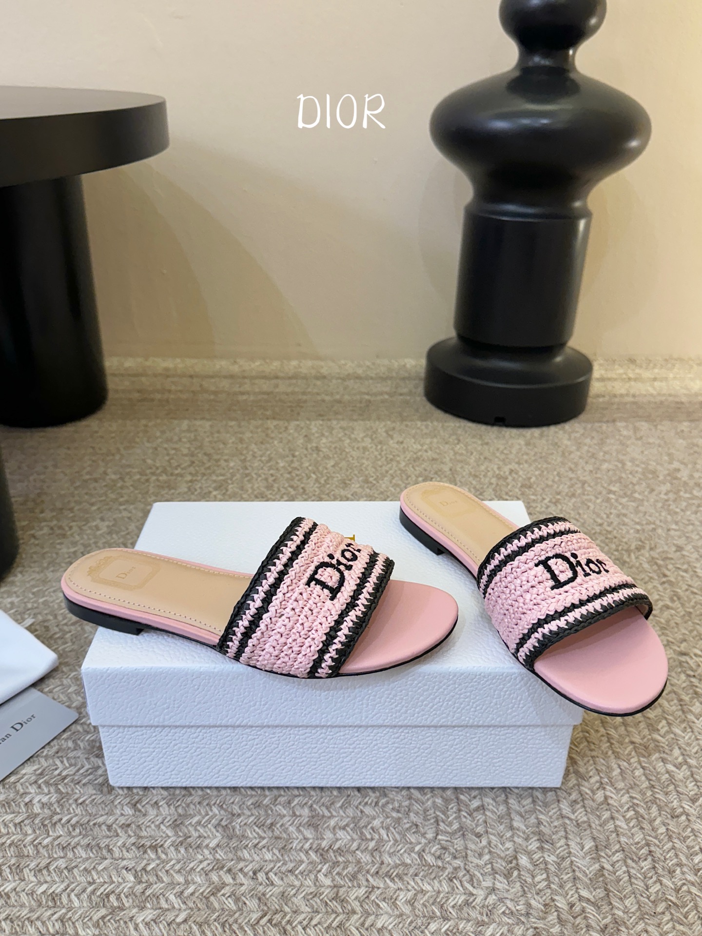 Dior |  迪奥早春新品走秀款CD刺绣logo度假风平底、粗跟拖鞋！ 硬货上新🆕❥代购级别！高级感十