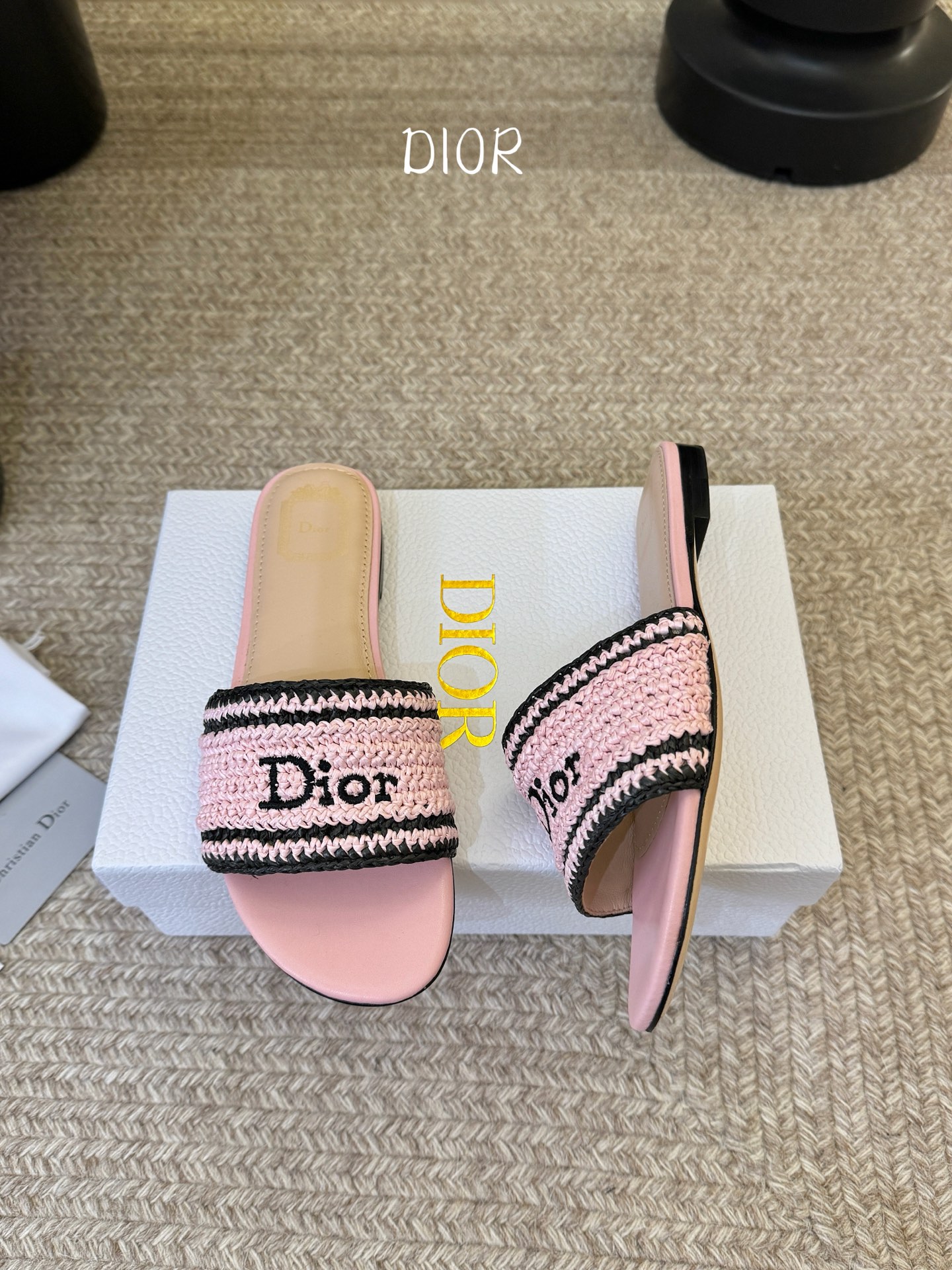 Dior |  迪奥早春新品走秀款CD刺绣logo度假风平底、粗跟拖鞋！ 硬货上新🆕❥代购级别！高级感十