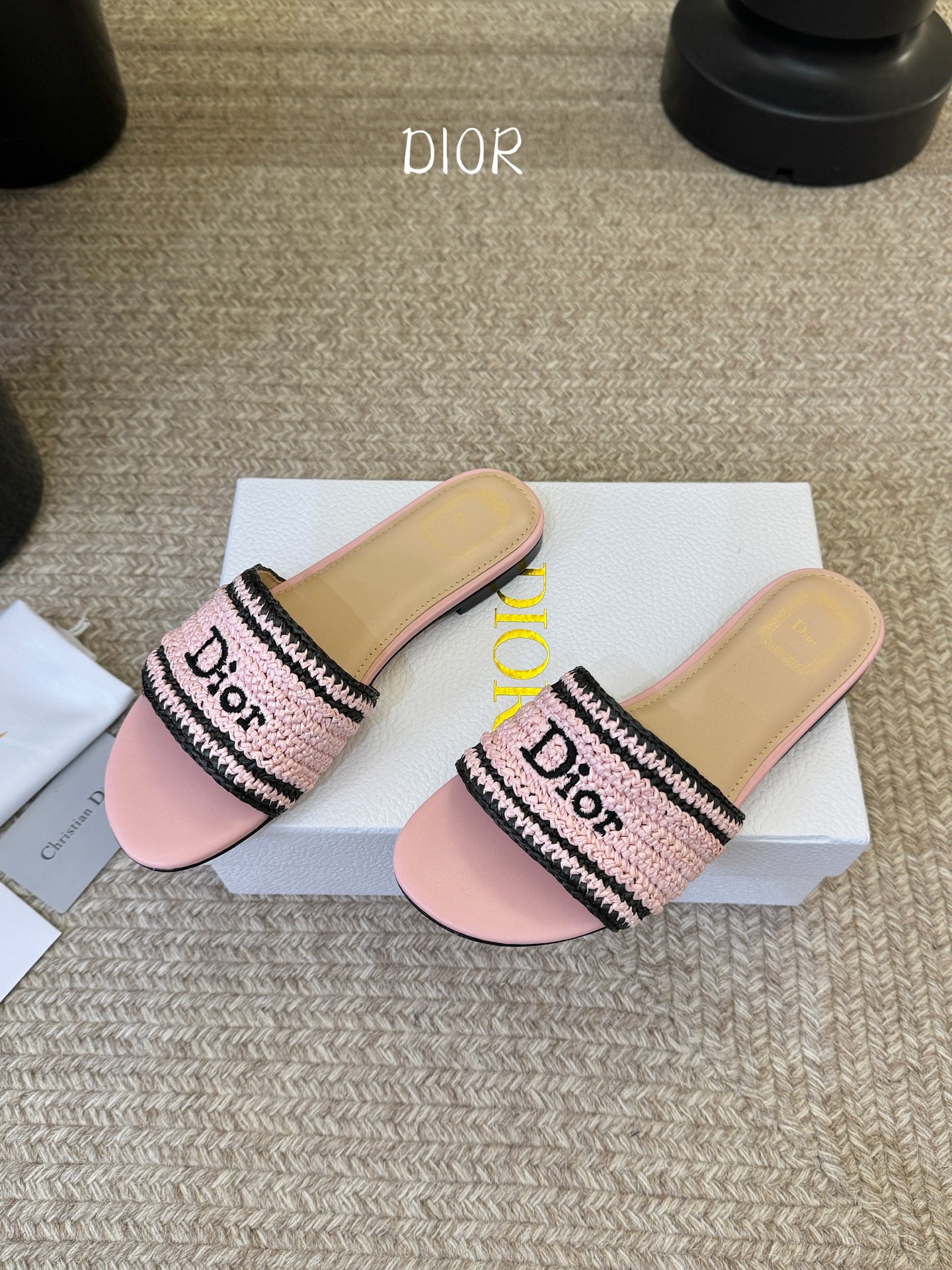 Dior |  迪奥早春新品走秀款CD刺绣logo度假风平底、粗跟拖鞋！ 硬货上新🆕❥代购级别！高级感十