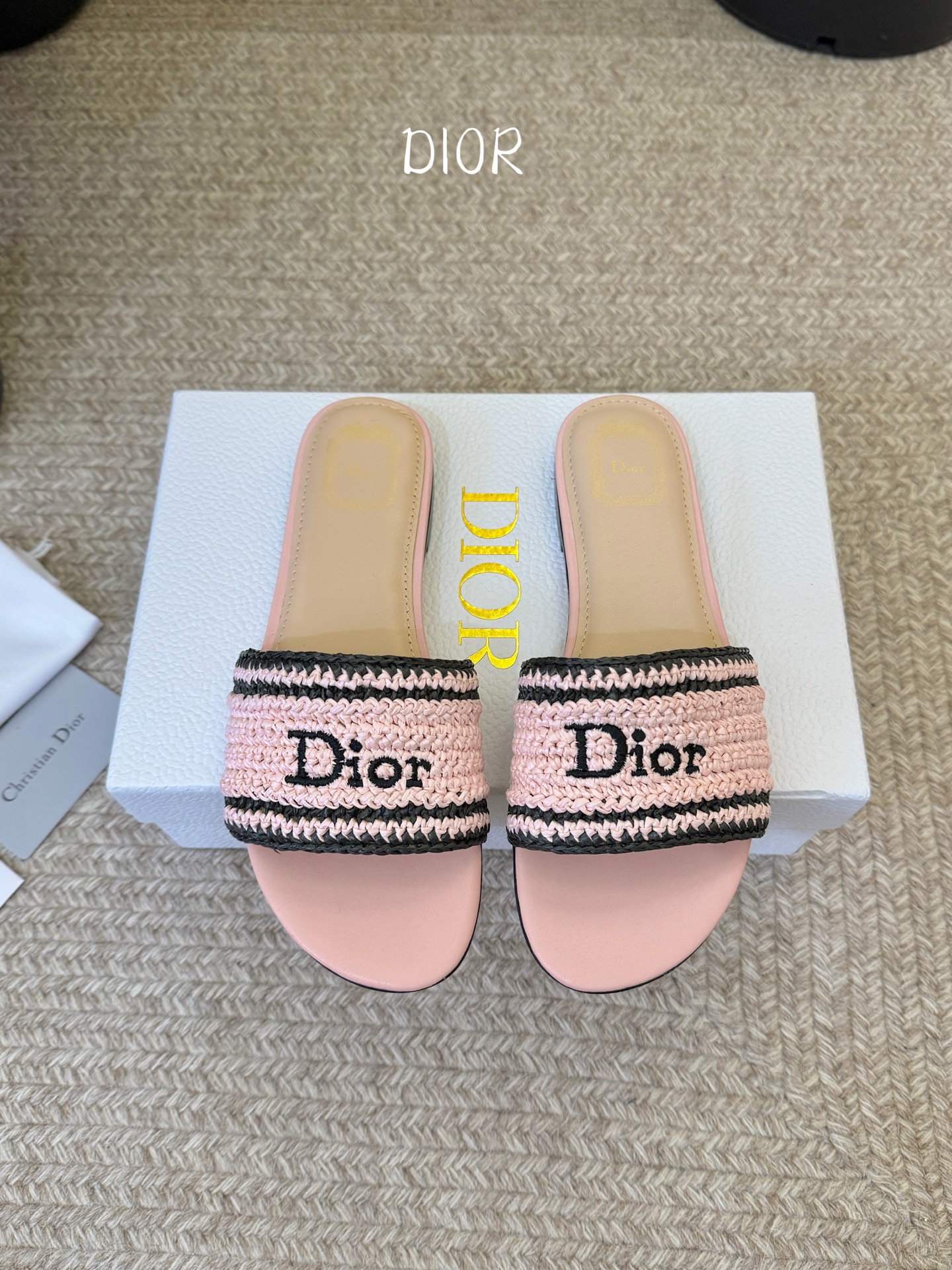 Dior |  迪奥早春新品走秀款CD刺绣logo度假风平底、粗跟拖鞋！ 硬货上新🆕❥代购级别！高级感十