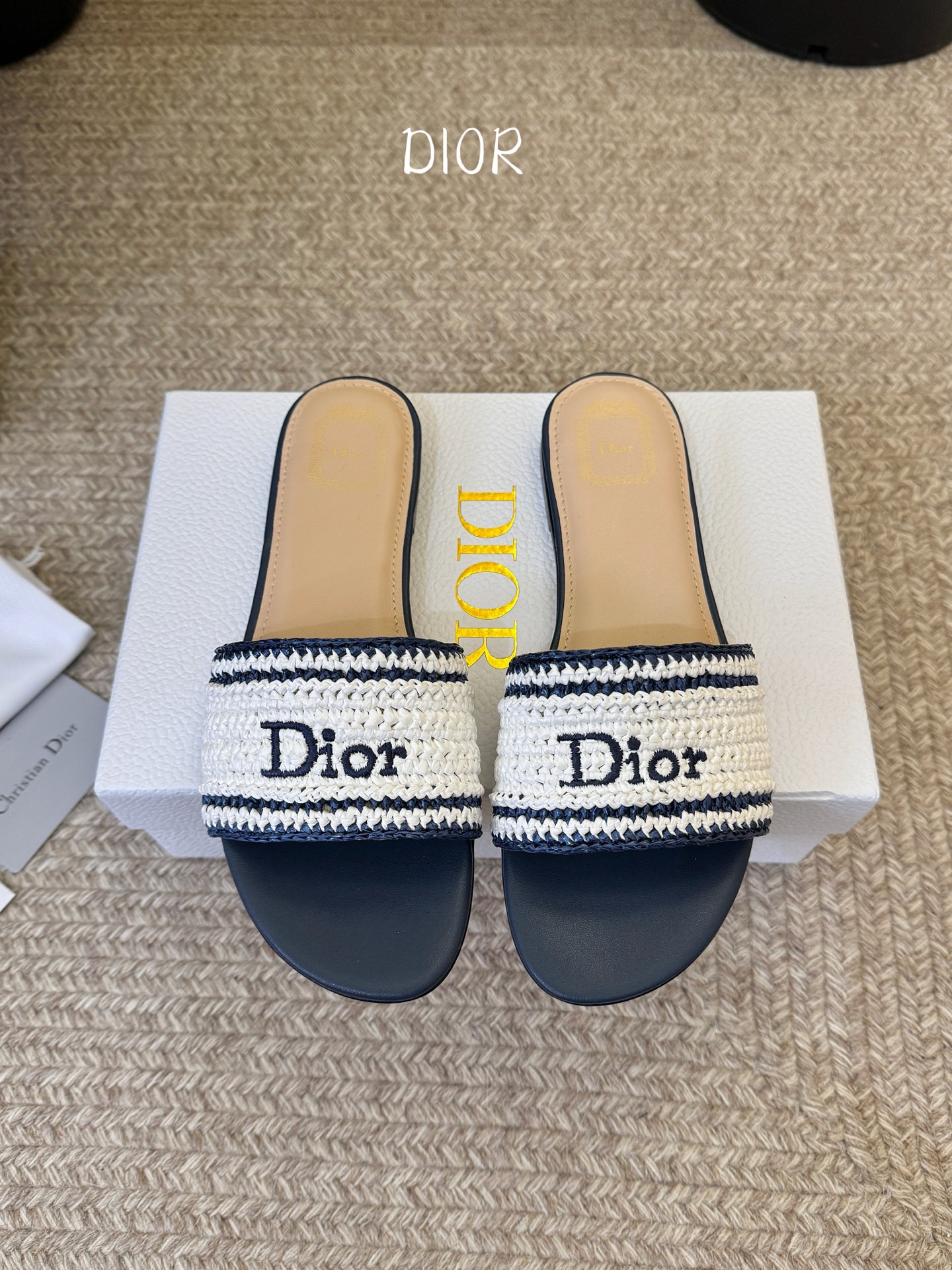Dior |  迪奥早春新品走秀款CD刺绣logo度假风平底、粗跟拖鞋！ 硬货上新🆕❥代购级别！高级感十