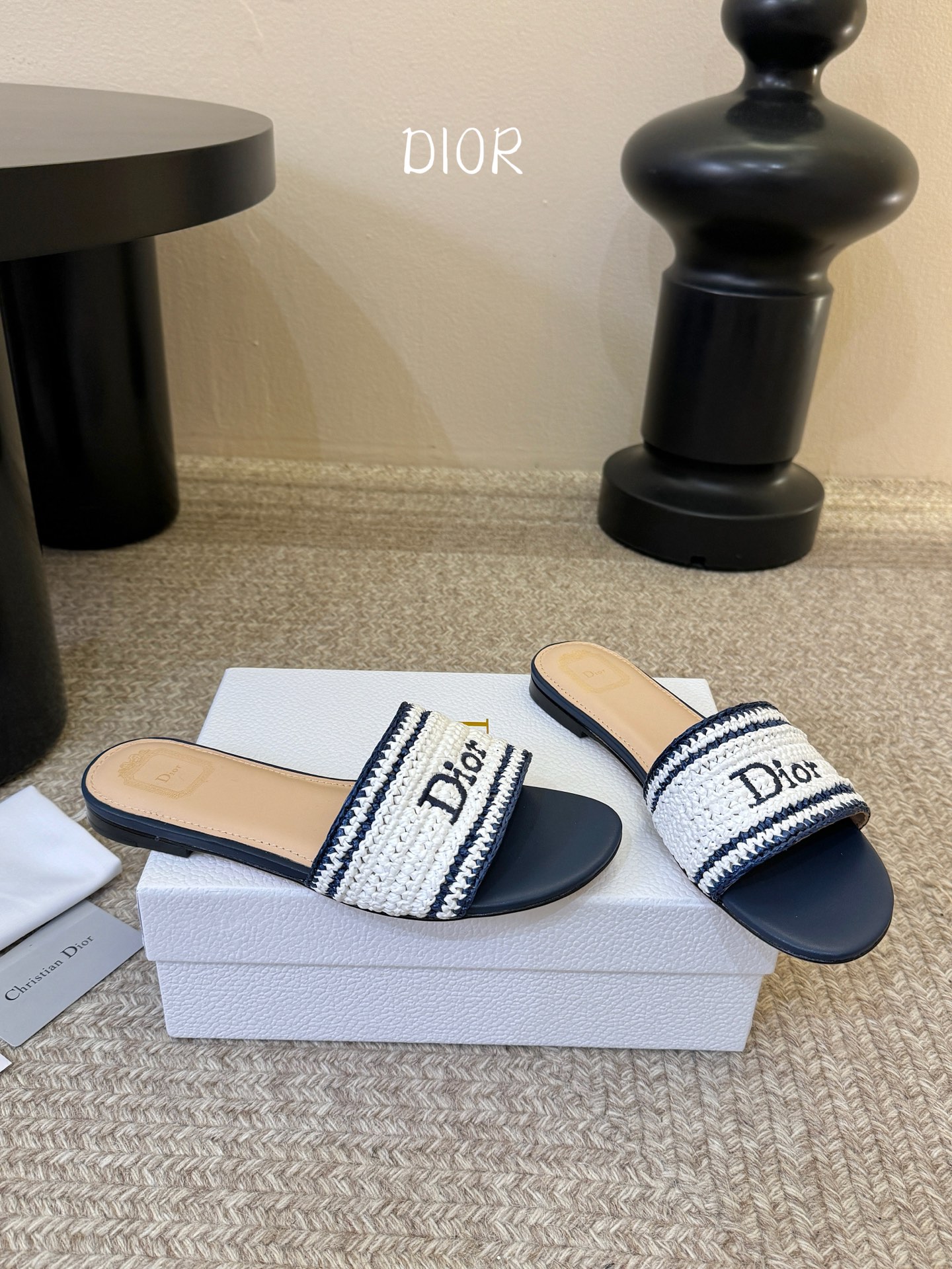 Dior |  迪奥早春新品走秀款CD刺绣logo度假风平底、粗跟拖鞋！ 硬货上新🆕❥代购级别！高级感十