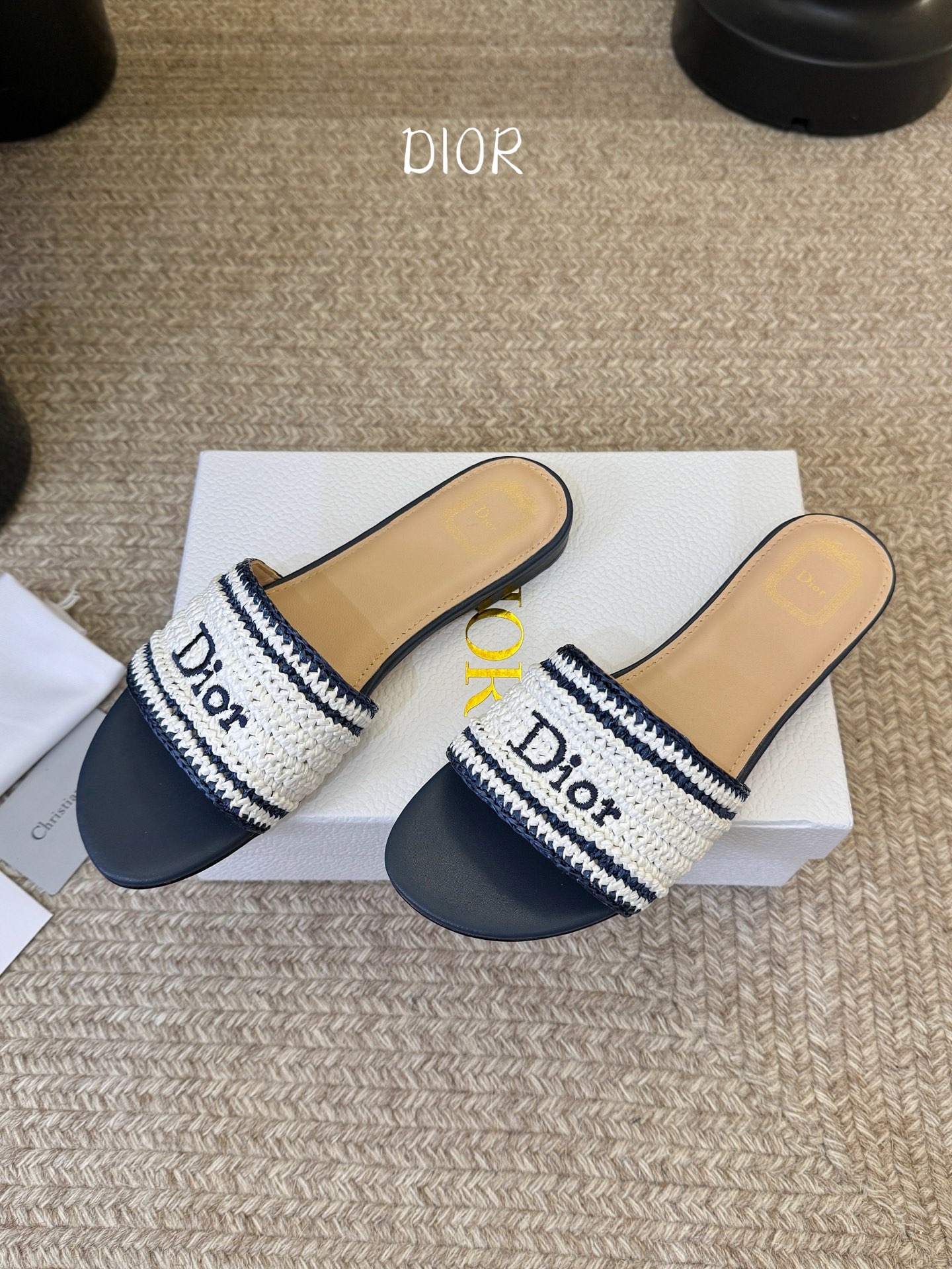 Dior |  迪奥早春新品走秀款CD刺绣logo度假风平底、粗跟拖鞋！ 硬货上新🆕❥代购级别！高级感十