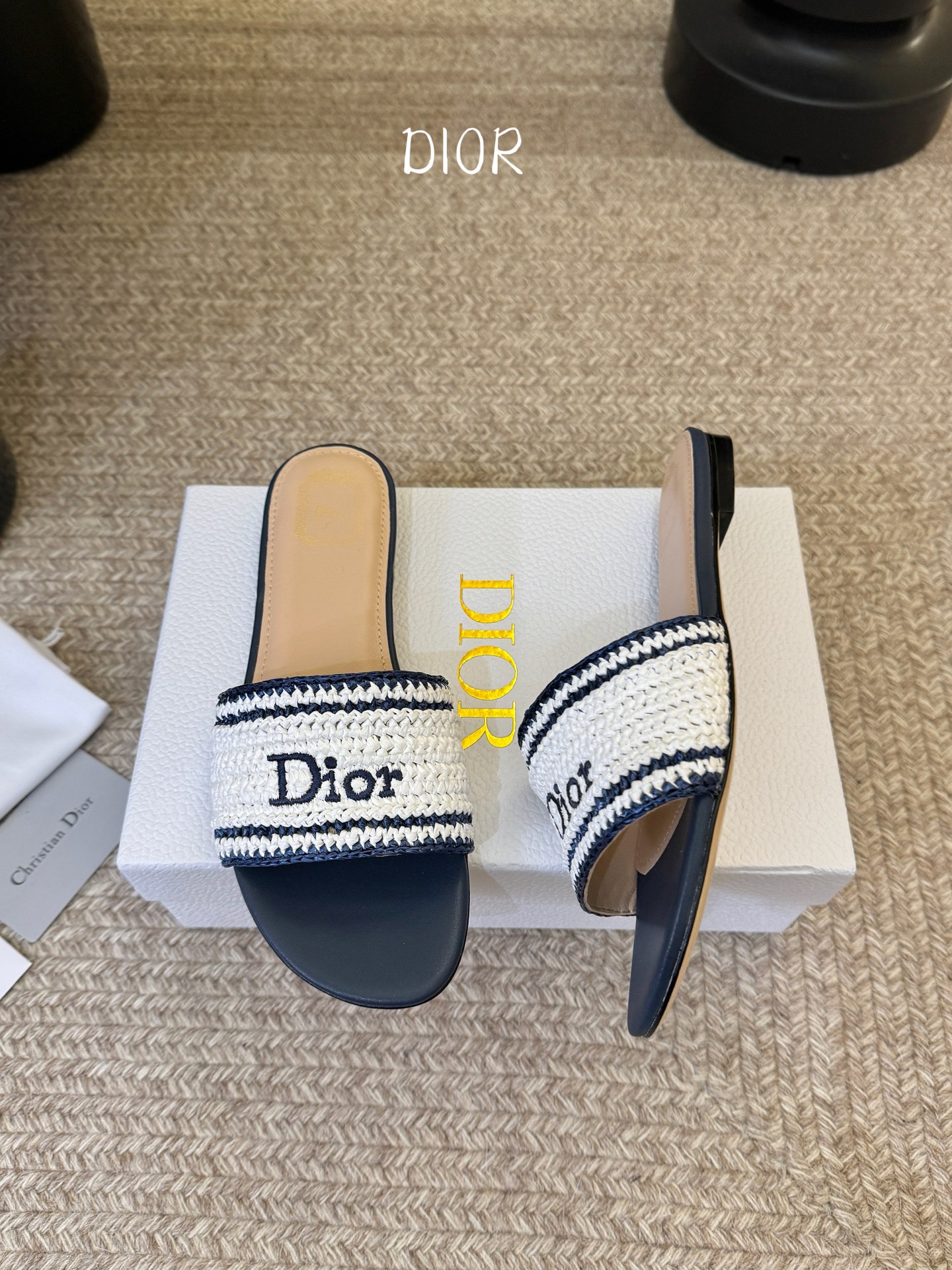 Dior |  迪奥早春新品走秀款CD刺绣logo度假风平底、粗跟拖鞋！ 硬货上新🆕❥代购级别！高级感十