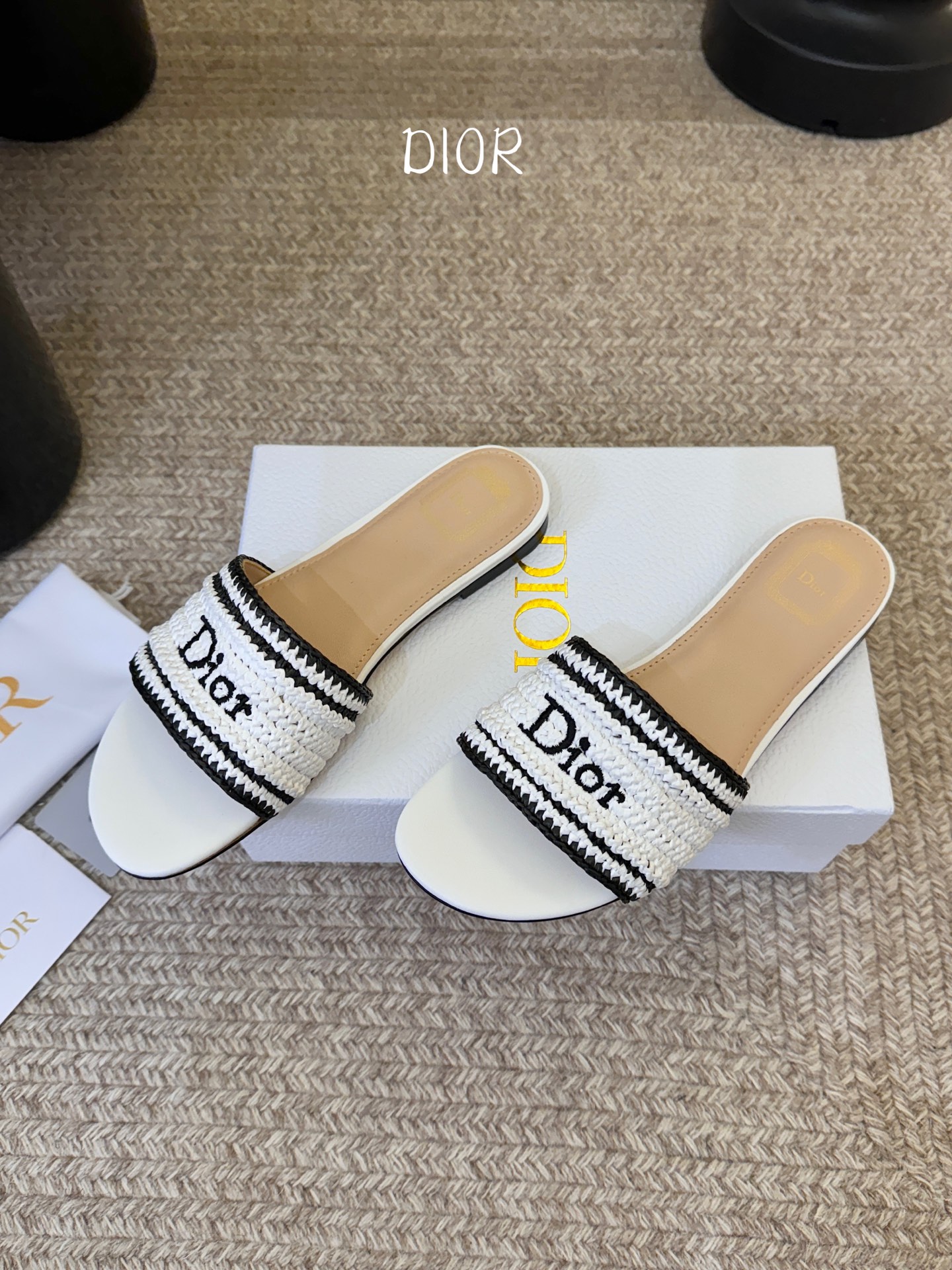Dior |  迪奥早春新品走秀款CD刺绣logo度假风平底、粗跟拖鞋！ 硬货上新🆕❥代购级别！高级感十