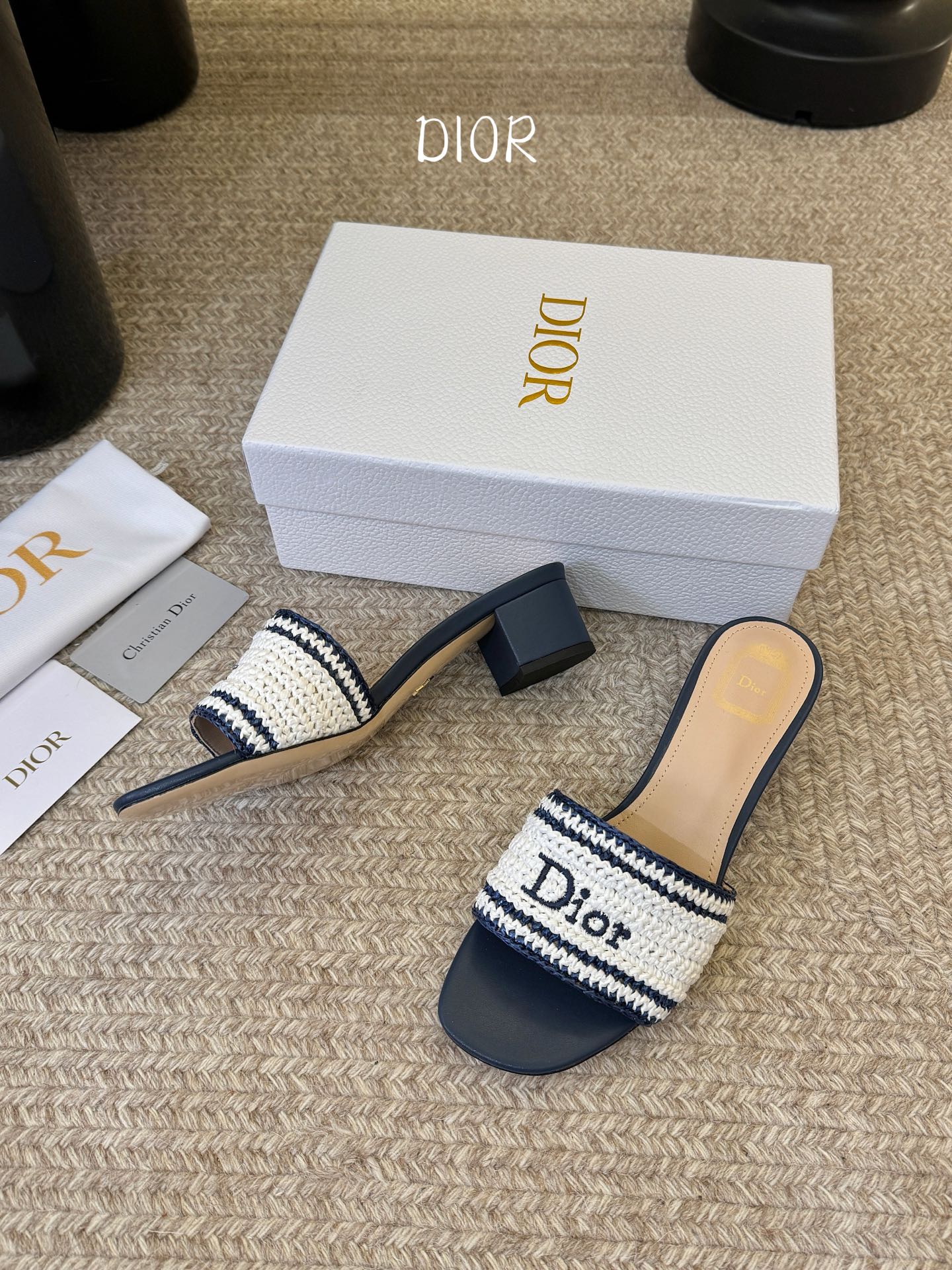Dior |  迪奥早春新品走秀款CD刺绣logo度假风平底、粗跟拖鞋！ 硬货上新🆕❥代购级别！高级感十