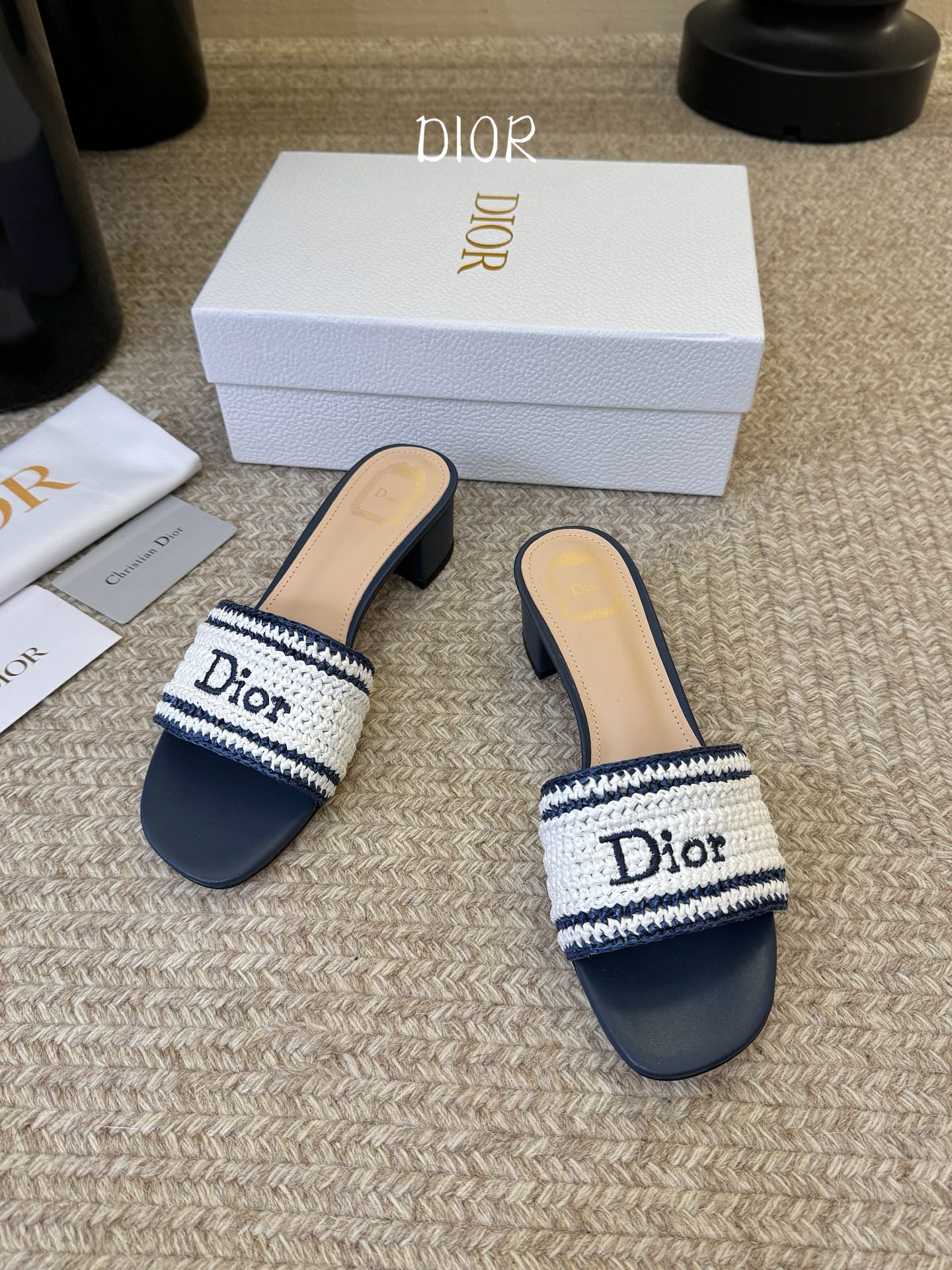 Dior |  迪奥早春新品走秀款CD刺绣logo度假风平底、粗跟拖鞋！ 硬货上新🆕❥代购级别！高级感十