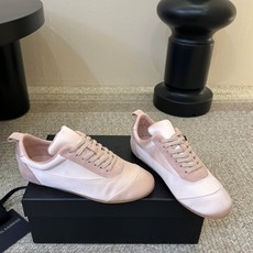JIL SANDER 吉尔桑达新款 绸缎休闲鞋美到犯规,上脚惊艳到~绸缎光泽感绝了,走路带风都在发光!版 JIL SANDER 吉尔桑达新款 绸缎休闲鞋美到犯规,上脚惊艳到~绸缎光泽感绝了,走路带风都在发光!版