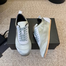 JIL SANDER 吉尔桑达新款 绸缎休闲鞋美到犯规,上脚惊艳到~绸缎光泽感绝了,走路带风都在发光!版 JIL SANDER 吉尔桑达新款 绸缎休闲鞋美到犯规,上脚惊艳到~绸缎光泽感绝了,走路带风都在发光!版