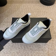JIL SANDER 吉尔桑达新款 绸缎休闲鞋美到犯规,上脚惊艳到~绸缎光泽感绝了,走路带风都在发光!版 JIL SANDER 吉尔桑达新款 绸缎休闲鞋美到犯规,上脚惊艳到~绸缎光泽感绝了,走路带风都在发光!版