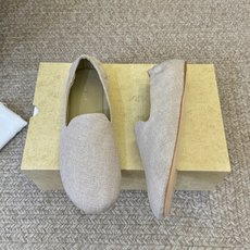 the row26春夏新款平底单鞋奶奶鞋!据说这是本年度最美丽的芭蕾舞 奶奶鞋,法式优雅气质在线、高级又 the row26春夏新款平底单鞋奶奶鞋!据说这是本年度最美丽的芭蕾舞 奶奶鞋,法式优雅气质在线、高级又