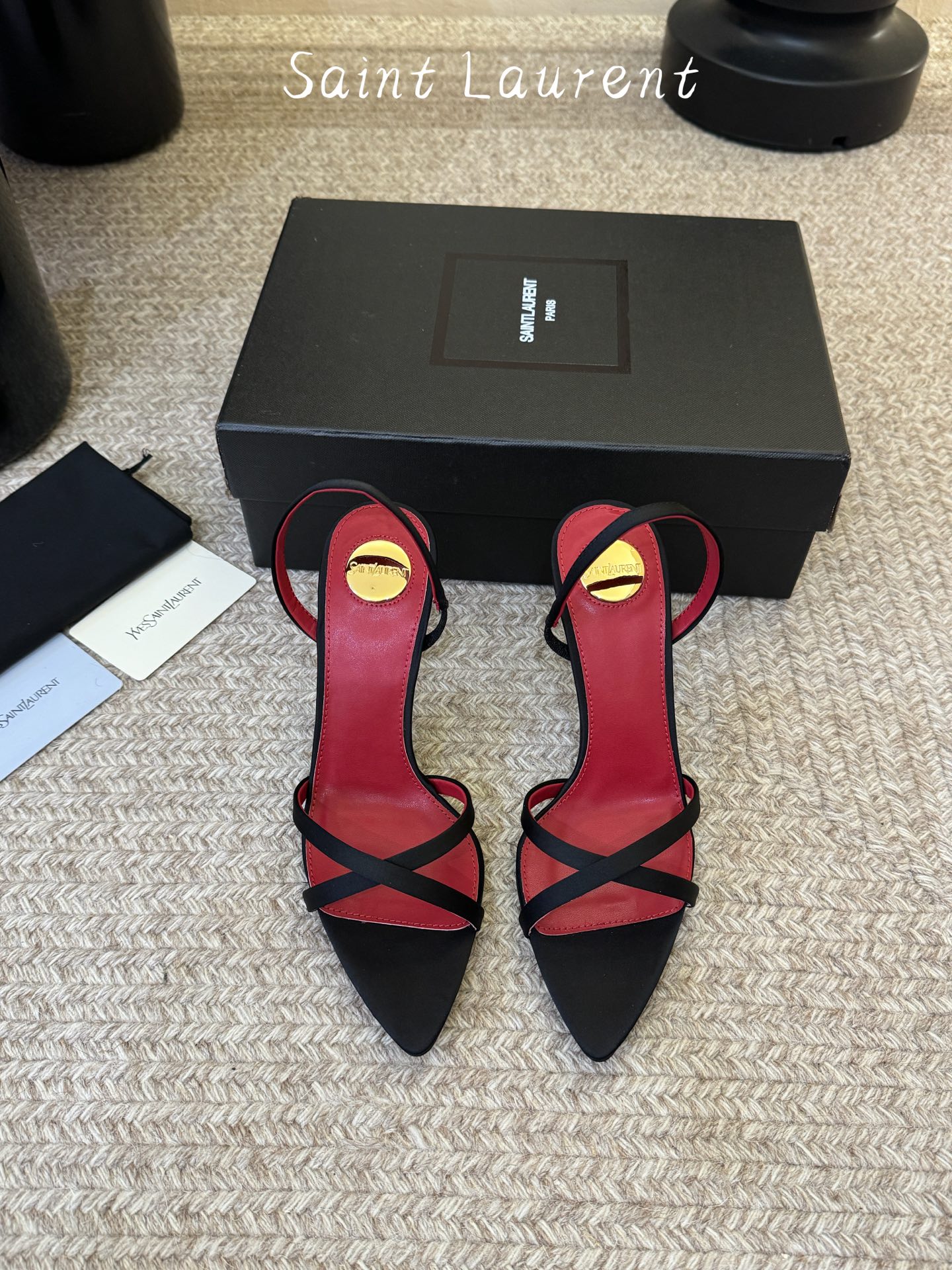 Saint Laurent / YSL圣罗兰金属字母logo高跟凉鞋YSL姐姐的美丽尤物高跟鞋 又是人间