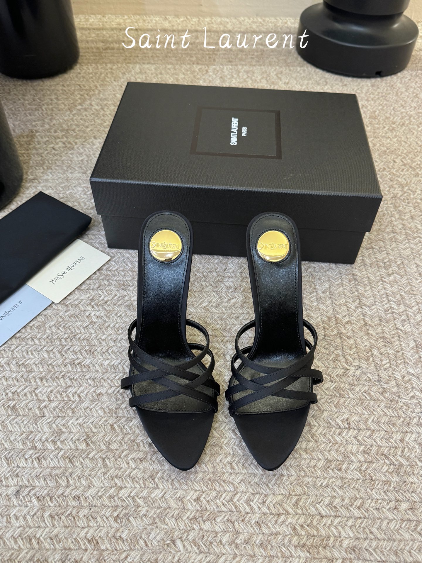 Saint Laurent / YSL圣罗兰金属字母logo高跟凉鞋YSL姐姐的美丽尤物高跟鞋 又是人间