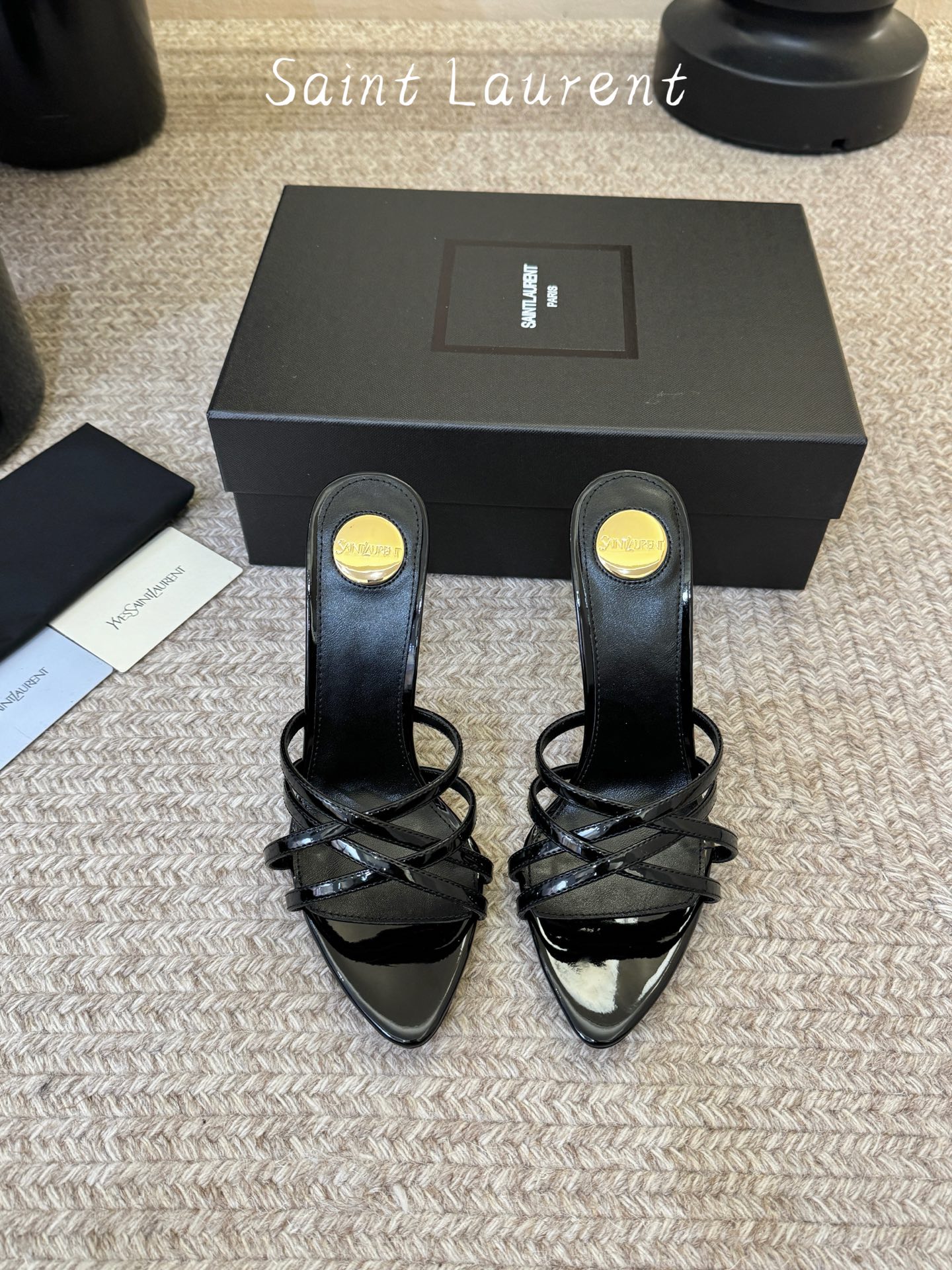 Saint Laurent / YSL圣罗兰金属字母logo高跟凉鞋YSL姐姐的美丽尤物高跟鞋 又是人间