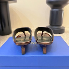 STUART WEITZMAN26春夏新品SW简易坡跟夹脚人字拖鞋|慵懒贵气的夏日松弛感天花板! 百搭到 STUART WEITZMAN26春夏新品SW简易坡跟夹脚人字拖鞋|慵懒贵气的夏日松弛感天花板! 百搭到
