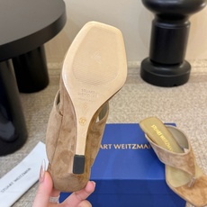 STUART WEITZMAN26春夏新品SW简易坡跟夹脚人字拖鞋|慵懒贵气的夏日松弛感天花板! 百搭到 STUART WEITZMAN26春夏新品SW简易坡跟夹脚人字拖鞋|慵懒贵气的夏日松弛感天花板! 百搭到