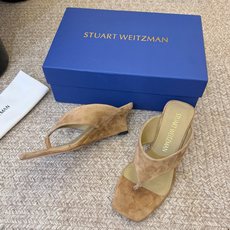 STUART WEITZMAN26春夏新品SW简易坡跟夹脚人字拖鞋|慵懒贵气的夏日松弛感天花板! 百搭到 STUART WEITZMAN26春夏新品SW简易坡跟夹脚人字拖鞋|慵懒贵气的夏日松弛感天花板! 百搭到