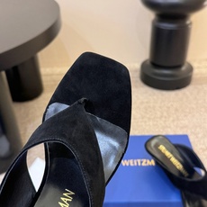 STUART WEITZMAN26春夏新品SW简易坡跟夹脚人字拖鞋|慵懒贵气的夏日松弛感天花板! 百搭到 STUART WEITZMAN26春夏新品SW简易坡跟夹脚人字拖鞋|慵懒贵气的夏日松弛感天花板! 百搭到