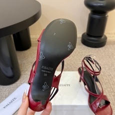KHAIT*26ss夏季新款交叉绑带高跟凉鞋这双交叉绑带高跟凉鞋,把品牌标志性的极简美学和性感氛围平衡得 KHAIT*26ss夏季新款交叉绑带高跟凉鞋这双交叉绑带高跟凉鞋,把品牌标志性的极简美学和性感氛围平衡得