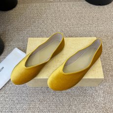 the row 26春夏🔥简易平底玛丽珍芭蕾舞鞋平底奶奶鞋!据说这是本年度最美丽的芭蕾舞奶奶鞋,法式优雅 the row 26春夏🔥简易平底玛丽珍芭蕾舞鞋平底奶奶鞋!据说这是本年度最美丽的芭蕾舞奶奶鞋,法式优雅
