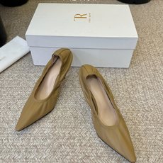 the row26春夏新款松紧芭蕾舞跳舞鞋平底单鞋奶奶鞋!据说这是本年度最美丽的芭蕾舞 奶奶鞋,法式优雅 the row26春夏新款松紧芭蕾舞跳舞鞋平底单鞋奶奶鞋!据说这是本年度最美丽的芭蕾舞 奶奶鞋,法式优雅