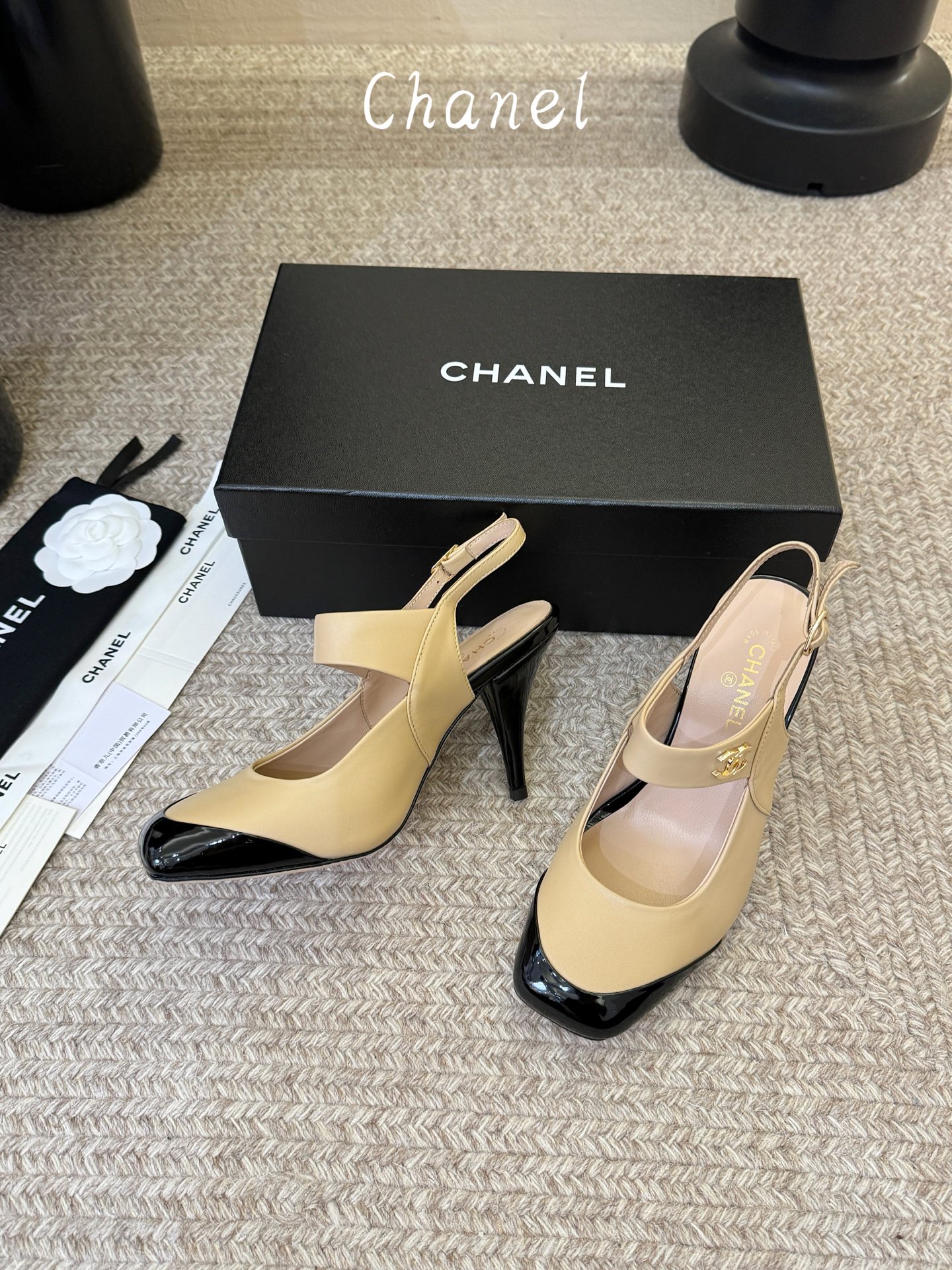 CHANEL小香 26ss 早春新款 后空大方头跟鞋,复古法式优雅感,高级感十足 香奶奶后空玛丽珍凉鞋, CHANEL小香 26ss 早春新款 后空大方头跟鞋,复古法式优雅感,高级感十足 香奶奶后空玛丽珍凉鞋,