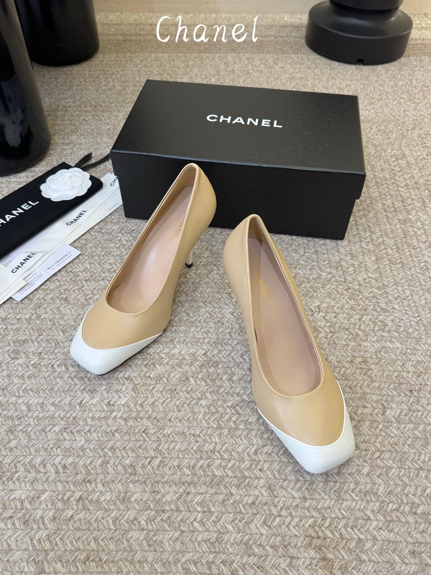 CHANEL小香 26ss 早春新款 后空大方头跟鞋,复古法式优雅感,高级感十足 香奶奶后空玛丽珍凉鞋, CHANEL小香 26ss 早春新款 后空大方头跟鞋,复古法式优雅感,高级感十足 香奶奶后空玛丽珍凉鞋,