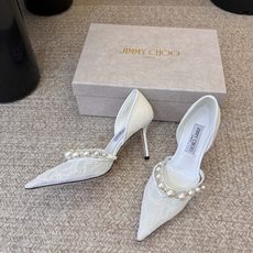 Jimmy Cho*夏季新款蕾丝玫瑰尖头高跟凉鞋精致蕾丝玫瑰装饰点缀鞋头,层层叠叠的花瓣设计自带浪漫氛围 Jimmy Cho*夏季新款蕾丝玫瑰尖头高跟凉鞋精致蕾丝玫瑰装饰点缀鞋头,层层叠叠的花瓣设计自带浪漫氛围