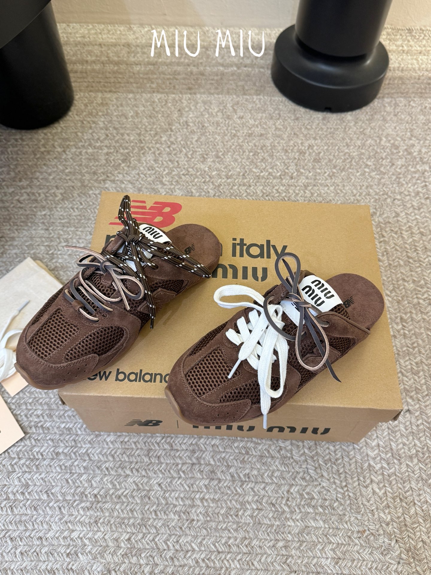 miumiu x New Balanc* 网面双鞋带运动鞋独家新增色 新增网面太爱了 双鞋带的设计 鞋带