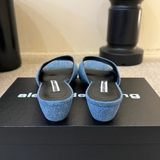 AlexanderWan* 大王 春夏最新款 凉拖鞋 个性御姐风 超有质感 爱了爱了 该款设计简约上 AlexanderWan* 大王 春夏最新款 凉拖鞋 个性御姐风 超有质感 爱了爱了 该款设计简约上
