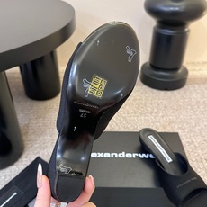 AlexanderWan* 大王 春夏最新款 凉拖鞋 个性御姐风 超有质感 爱了爱了 该款设计简约上 AlexanderWan* 大王 春夏最新款 凉拖鞋 个性御姐风 超有质感 爱了爱了 该款设计简约上