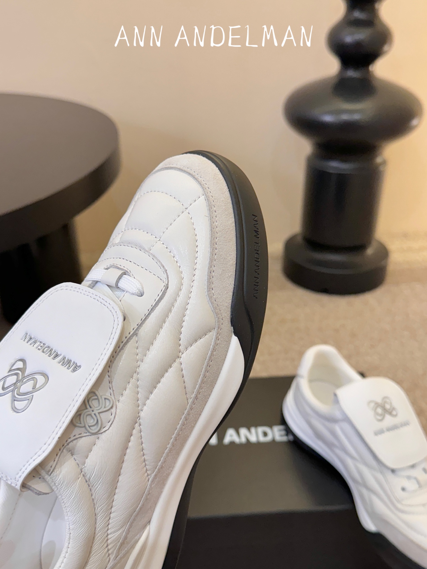 ANN ANDELMAN春夏最新款翻盖菱格德训鞋超多明星网红种草 ANN ANDELMAN是国内设计师轻