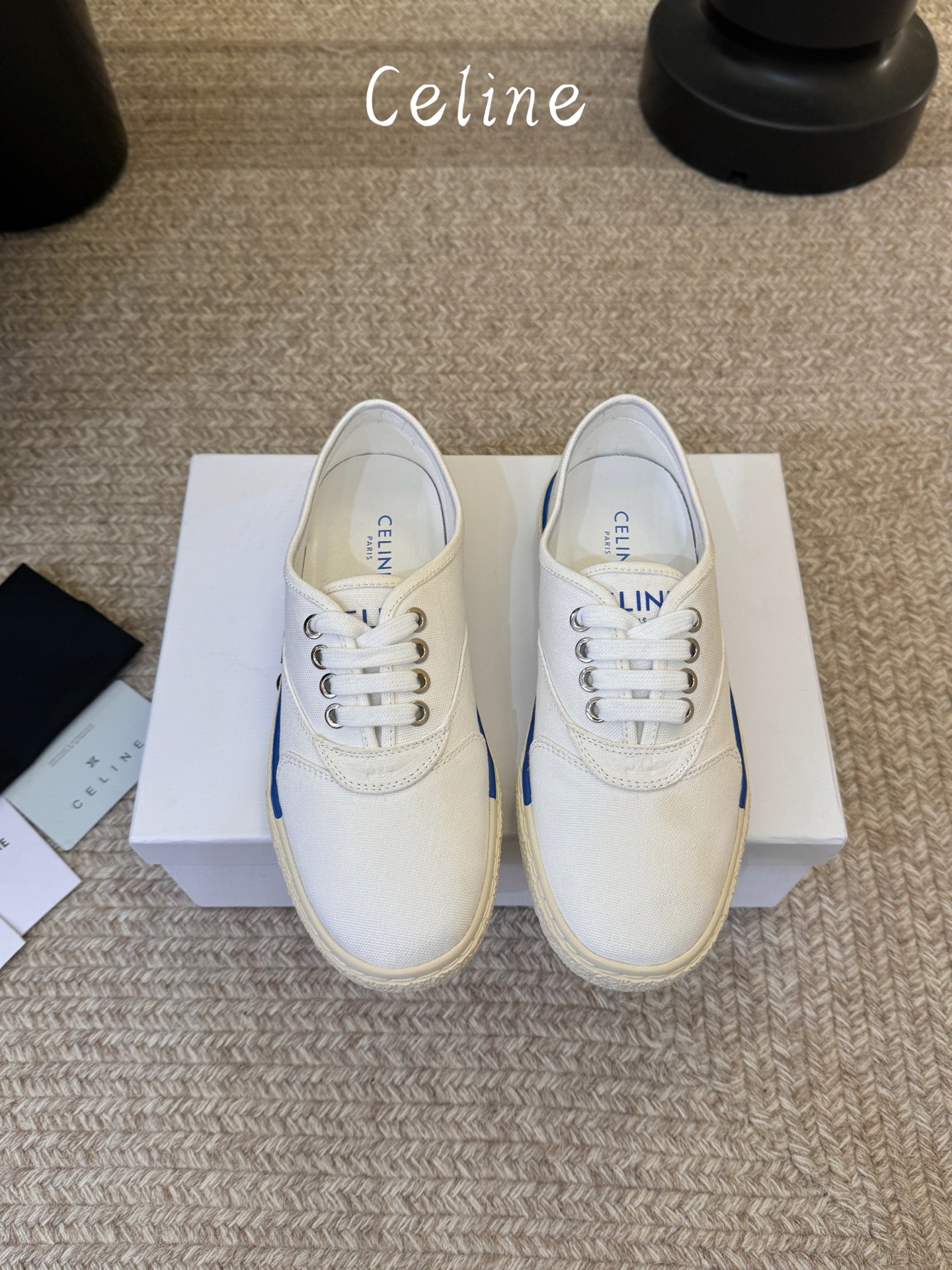 NO:873896,CELIN* low-top Arc de Triomphe canvas shoes with CELINE logo embossed on the back and side, thick-soled bread shoes, 2025 spring and summer new women's Arc de Triomphe logo lace-up 356853, simple and comfortable, clean and neat, heightening and showing slim legs, whether worn alone or paired with wide-leg pants, high street and retro, let's make CELINE girls together. Original cloth upper, original lining, original open-molded rubber outsole  Size#35-40 (40 customized, non-refundable and non-exchangeable), casual shoes/sports shoes, celine, sneakers19860909CELIN* 低帮凯旋门帆布鞋 鞋后帮和侧面压印CELINE标志厚底面包鞋2025春夏新款女凯旋门徽标系带356853简单舒服,干净利落,增高显腿细 无论是单穿还是搭配阔腿裤,高街又复古一起来做CELINE女孩 鞋面原版布面 内里原版内里 大底原版开模橡胶大底 Size#35-40（40定制不退不换）,休闲鞋/运动鞋,celine,sneakers,Women's Shoes