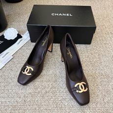 CHANEL小香 26ss 新款跟鞋复古法式优雅感,高级感十足 香奶奶后空玛丽珍凉鞋,最近很火的一双凉鞋 CHANEL小香 26ss 新款跟鞋复古法式优雅感,高级感十足 香奶奶后空玛丽珍凉鞋,最近很火的一双凉鞋
