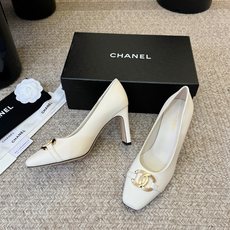 CHANEL小香 26ss 新款跟鞋复古法式优雅感,高级感十足 香奶奶后空玛丽珍凉鞋,最近很火的一双凉鞋 CHANEL小香 26ss 新款跟鞋复古法式优雅感,高级感十足 香奶奶后空玛丽珍凉鞋,最近很火的一双凉鞋