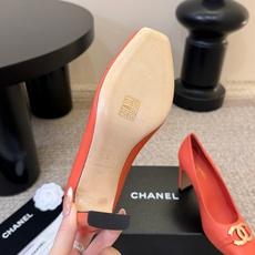 CHANEL小香 26ss 新款跟鞋复古法式优雅感,高级感十足 香奶奶后空玛丽珍凉鞋,最近很火的一双凉鞋 CHANEL小香 26ss 新款跟鞋复古法式优雅感,高级感十足 香奶奶后空玛丽珍凉鞋,最近很火的一双凉鞋