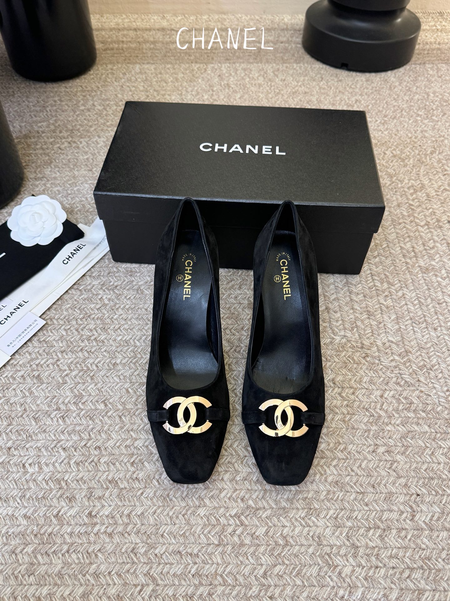 CHANEL小香 26ss 新款跟鞋复古法式优雅感，高级感十足 香奶奶后空玛丽珍凉鞋，最近很火的一双凉鞋